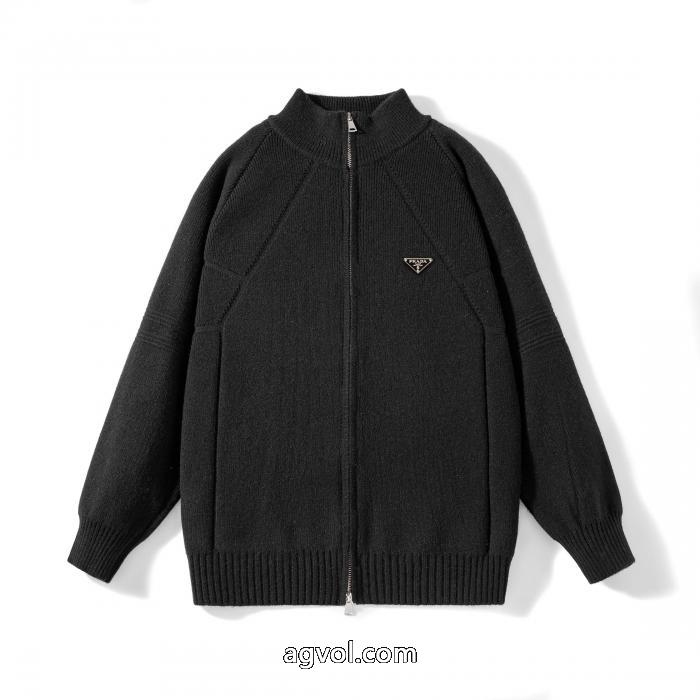 PRADAプラダ定番三角革のスタンダードジッパーニットカーディガンコート_0_3