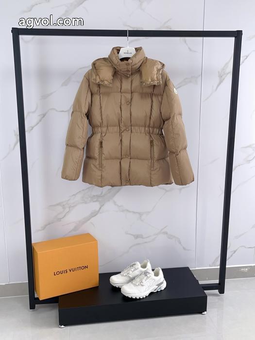 ダウンジャケットMONCLER素敵なデザイン 激レアモデル 秋先に重宝激安 通販 ブランド_0_4
