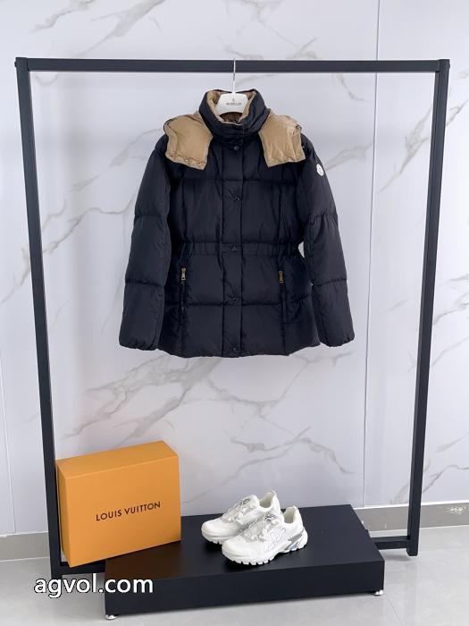 ダウンジャケットMONCLER素敵なデザイン 激レアモデル 秋先に重宝激安 通販 ブランド_0_5