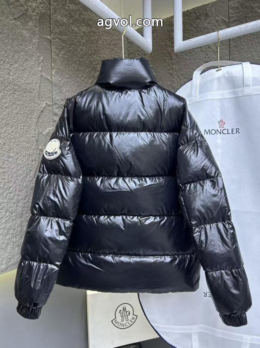 平日限定即納商品 2025年人気商品 在庫一掃セールブランド コピー 激安ダウンジャケットモンクレール_0_4