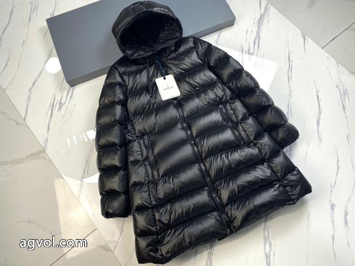 数量限定奇跡の入荷 スタイリッシュ 格好良いアイテムダウンジャケットMONCLERブランド フェイク_0_0