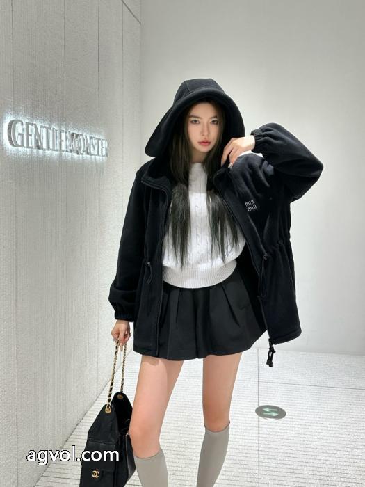ブランド アクセサリー 激安MIUMIUコート最先端ファション 雑誌掲載アイテム  今季のトレンド人気新作_0_0