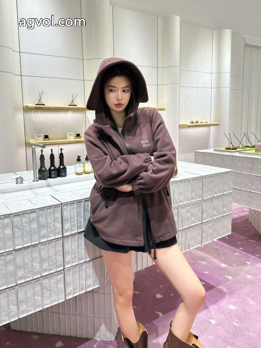 ブランド アクセサリー 激安MIUMIUコート最先端ファション 雑誌掲載アイテム  今季のトレンド人気新作_0_5
