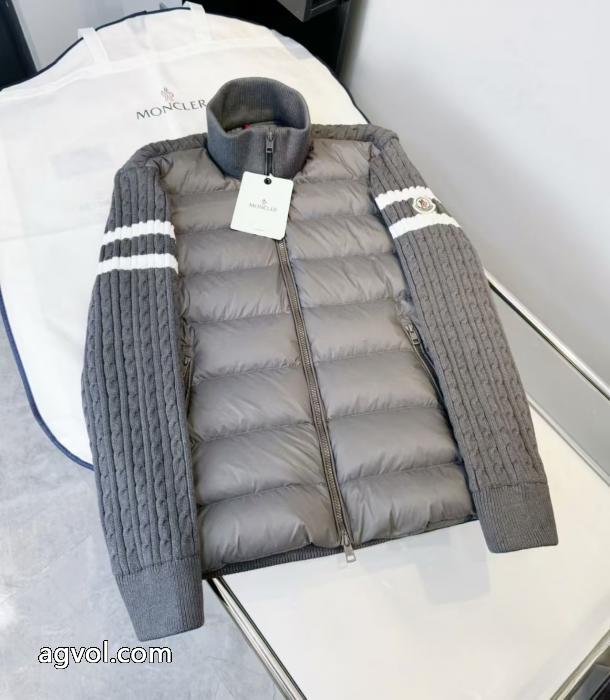偽 ブランド 販売実用品 レディース財布 25ＡＷ美品MONCLERダウンジャケット_0_1