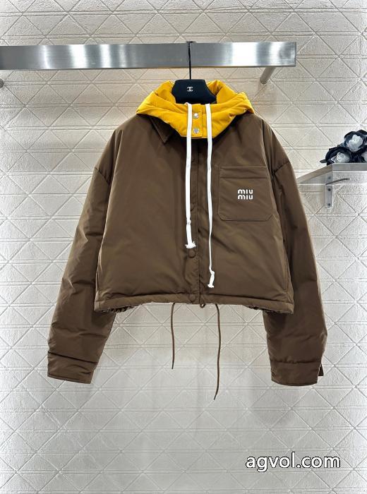 コピー 品 販売激安期間限定セール 透け感優しい 限定的新作入荷MIUMIUダウンジャケット_0_0