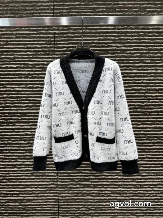 コートMIUMIU大人気商品再入荷! 限定生産品 2025SSコレクションに新着ブランド コピー ショップ_0_0
