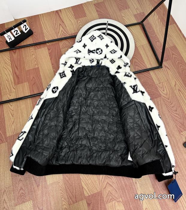 最新入荷 限定セール250%新品 注目度が高いアイテムLOUIS VUITTONブランド 激安コート_0_4