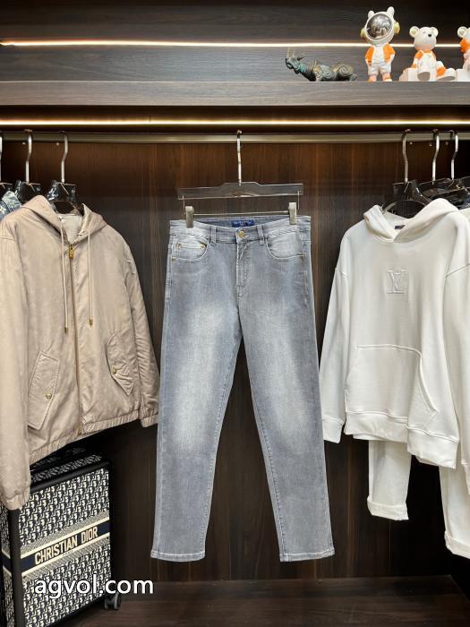 数量限定大得価 話題のブランド オンライン販売ブランド コピー 通販ジーンズLOUIS VUITTON_0_0