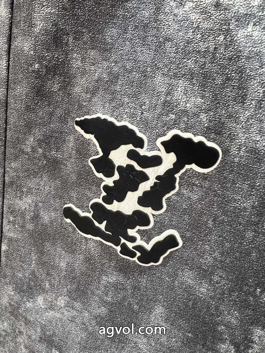 値下げ！ 秋冬限定色や海外限定 高級素材LOUIS VUITTONブランド アクセサリー 激安ジャケット_0_4