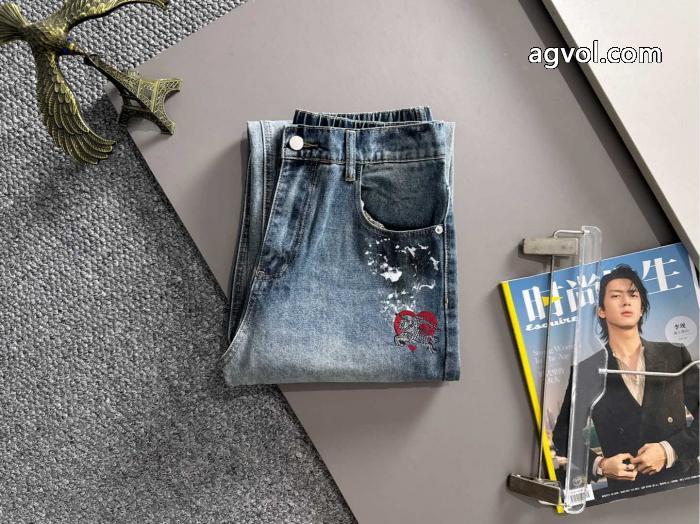 BURBERRYプリント 気軽にシンプルに使える 品質保証高品質ジーンズブランド 偽物 激安_0_4