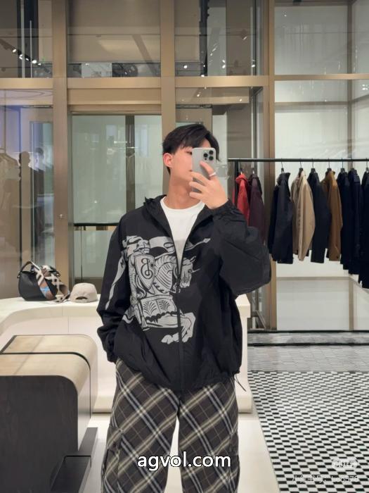ジャケットBURBERRY現地でついに発売 25新作限定版プリント 最安値に挑戦ブランド 偽物 通販_0_3