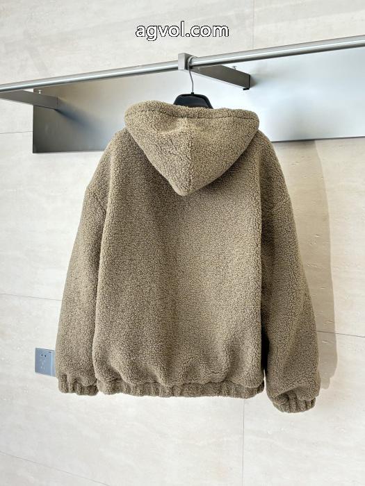 コート定番人気商品 期限限定 高級感がアップブランド コピー バックCELINE_0_4