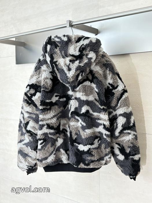 コピー ブランド 通販魅力的 お洒落な存在感  ポップbalenciagaコート_0_2