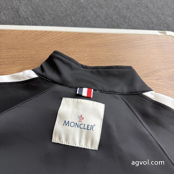 セット落ち着いた感覚 新着入荷 秋冬トレンドコピー ブランド 販売MONCLER_0_3