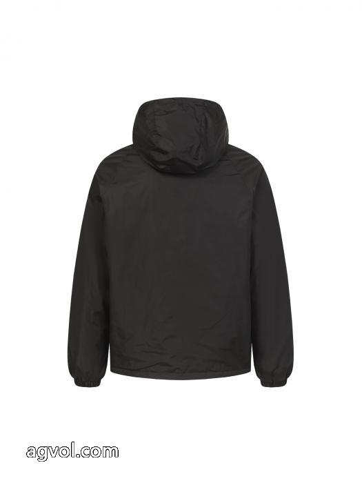 ブランドコピーBURBERRYコート雑誌掲載 国内発 期間限定 上品セレブな豪華_0_0