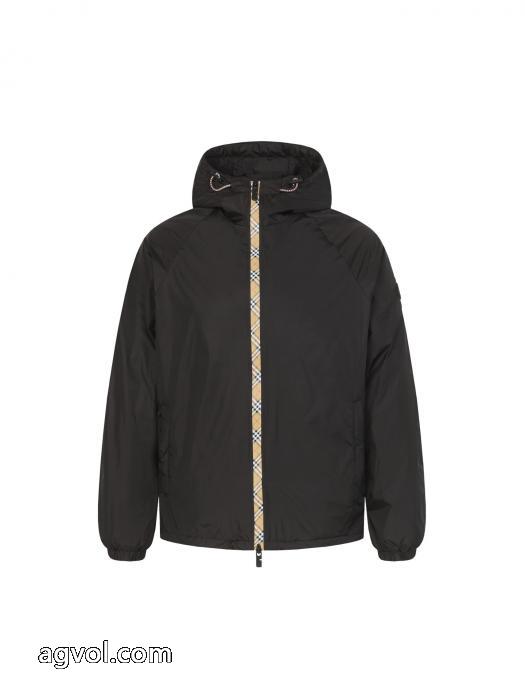 ブランドコピーBURBERRYコート雑誌掲載 国内発 期間限定 上品セレブな豪華_0_1