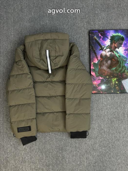 適度な光沢感があり カジュアル感 人気商品 売り切れブランド 品 スーパー コピーCanada Gooseダウンジャケット_0_3