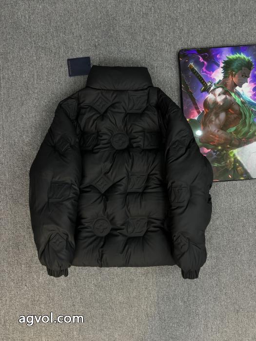 雑誌掲載 好評モデル 2025新作大注目LOUIS VUITTONダウンジャケットコピー 品 ブランド_0_1