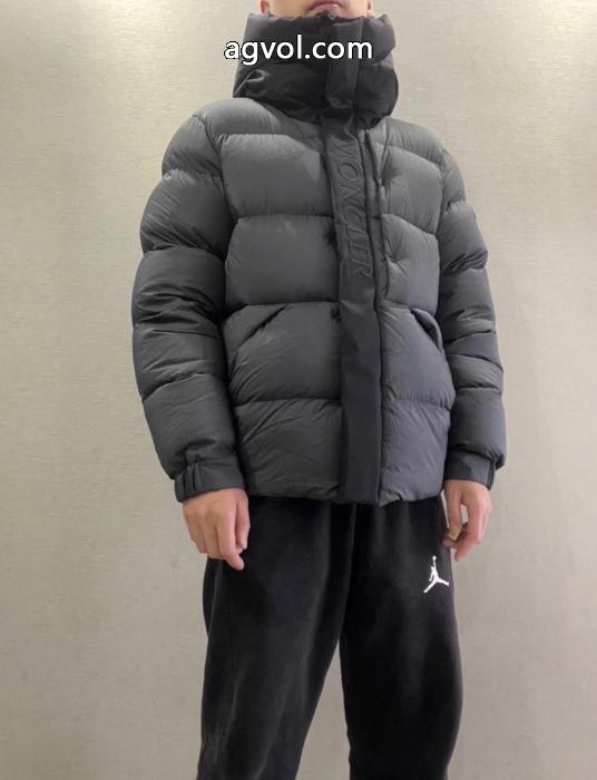 ダウンジャケットブランド コピー 販売MONCLER上質で格好い 定番人気商品 軽量で薄手の_0_2