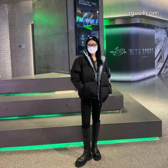 個性的なデザイン  新品未使用 最旬！ブランド 偽物 通販ダウンジャケットPRADA_0_3