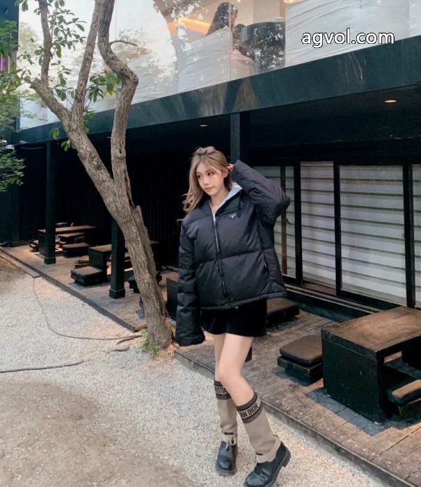 個性的なデザイン  新品未使用 最旬！ブランド 偽物 通販ダウンジャケットPRADA_0_4