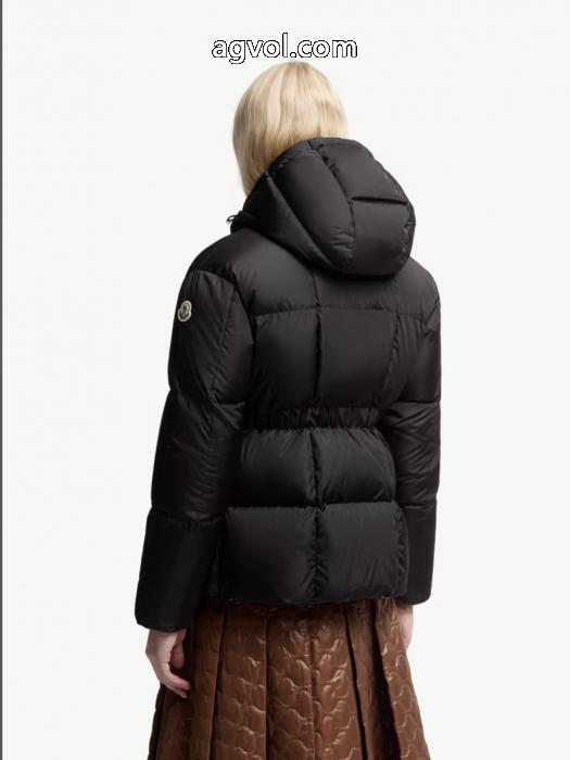 MONCLER激安 通販 ブランドダウンジャケット清潔感の高い新品 優秀な 新品限定セール_0_2