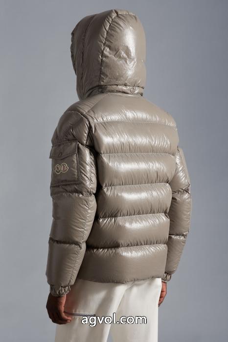 コピー 商品 ブランド数量限定先行入荷 セレブ愛用 多用途MONCLERダウンジャケット_0_0