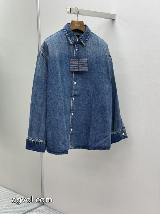 PRADAコート激安大特価定番人気 話題の新作到着 激レアアイテム偽 ブランド 販売_0_1