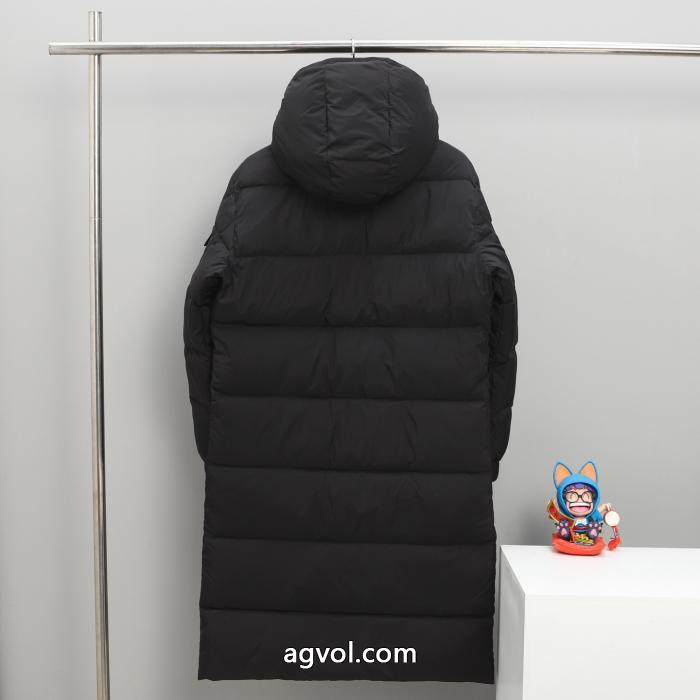 ブランド 偽物ダウンジャケットMONCLER人気商品登場 透け感新作がイチ推し 定番人気のカラー_0_3