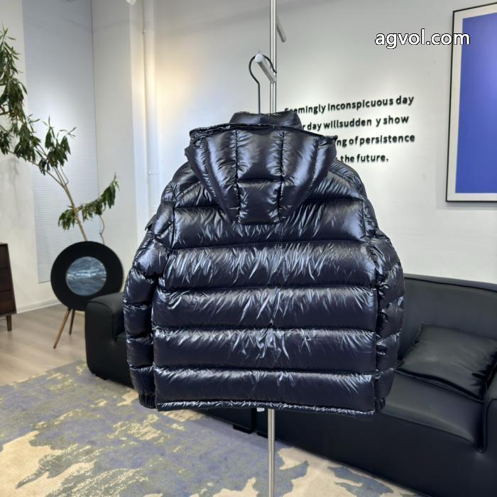 スーパー ブランド コピーダウンジャケット秋冬季節限定 早い者勝ち 数量限定特別価格MONCLER_0_1