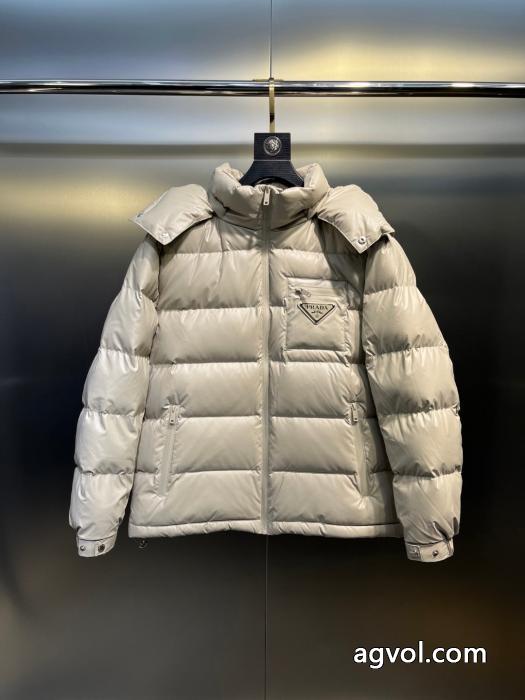 PRADA偽 ブランド注目なアイテム お洒落さんの愛用率が高い 激安上品ダウンジャケット_0_3