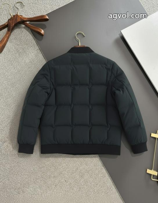 優等品 話題人気商品 珍しいBURBERRYダウンジャケットコピー 品 販売_0_0
