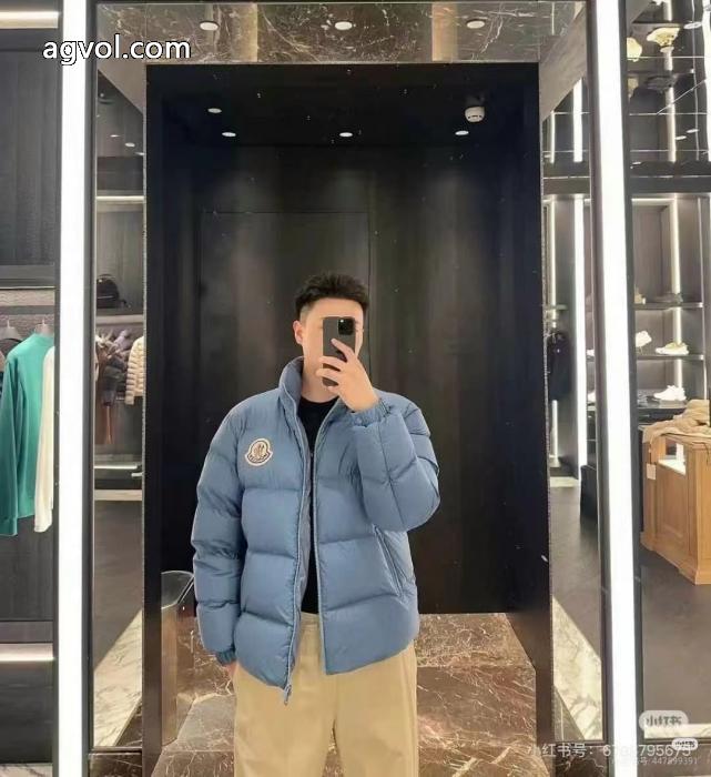 ダウンジャケットMONCLER激安 通販 ブランド長く愛用する 今だけセール 優しいのに存在感_0_1