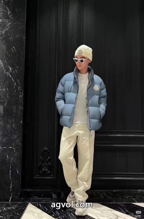 ダウンジャケットMONCLER激安 通販 ブランド長く愛用する 今だけセール 優しいのに存在感_0_2