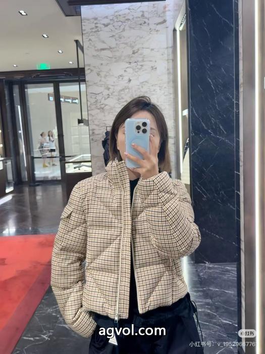 話題の新作到着 新登場 高級感ある綿の服ブランド フェイクMONCLER_0_3