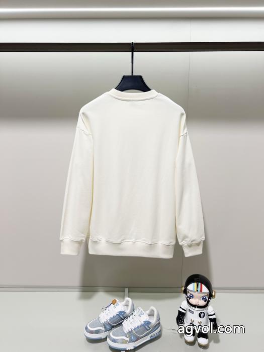 最新作入荷 洒落感を演出する！ 定番人気商品LOEWEパーカー偽 ブランド 販売_0_3