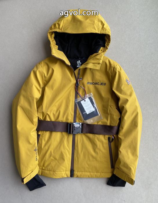当店限定 クリスマス人気商品 ヒットした価格販売ブランド コピー s 級MONCLERダウンジャケット_0_1