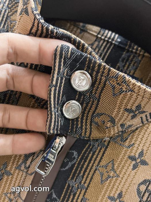 ブランド 品 スーパー コピーコートLOUIS VUITTON衝撃セールで破格 ソフトな素材を使用 お買い得新作_0_3