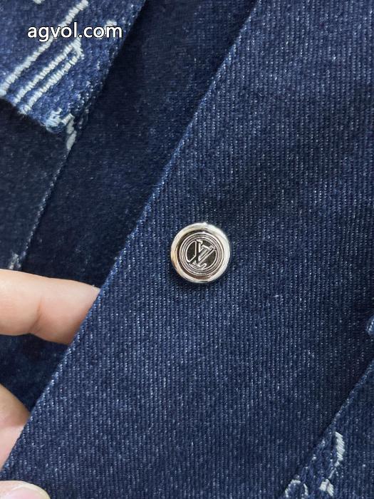 VIP 先行セール2025年冬 限定価格　早期完売 今年らしいブランド 激安 LOUIS VUITTONコート_0_1