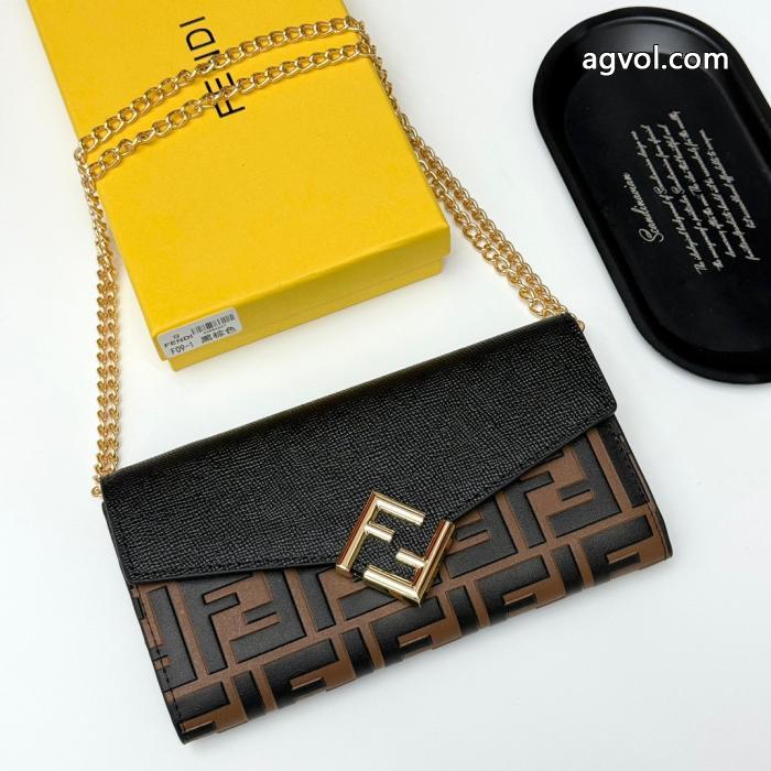 大人っぽい印象が素敵 最安値に挑戦 値下げ！ブランド 品 コピーバッグFENDI_0_2