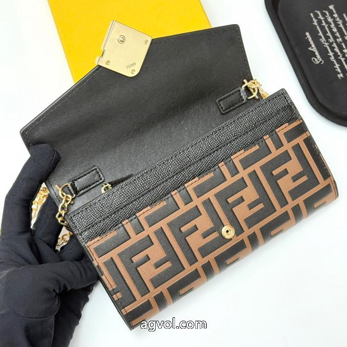 大人っぽい印象が素敵 最安値に挑戦 値下げ！ブランド 品 コピーバッグFENDI_0_3