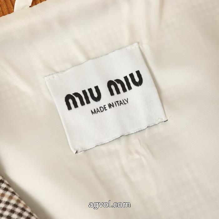 コートスタイリッシュな印象 人気商品最新作 保温性も抜群MIUMIUブランド 偽物 通販_0_4