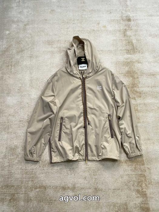 ジャケット安心の国内配送 今年の秋冬コーデに活躍する 人気 ランキングMIUMIUコピー 商品 通販_0_0