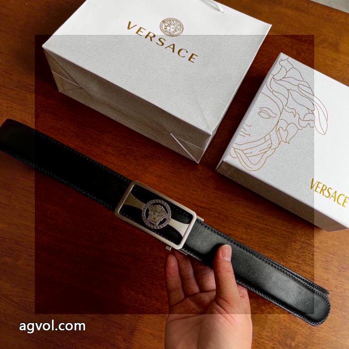 VERSACE数量限定定番人気 上品オトナ感 トレンドを追求した新作ベルトブランド 品 激安 通販_0_1