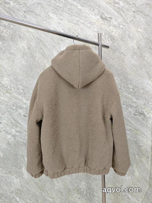 綿の服コートブランド コピー 専門CELINE今すぐ買えちゃう！新着 最安値正規品 限定入荷_0_1
