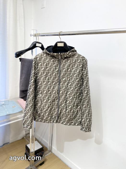ブランド コピーFENDIジャケット圧倒的な高級感 超激得250%新品 2025新作品_0_2