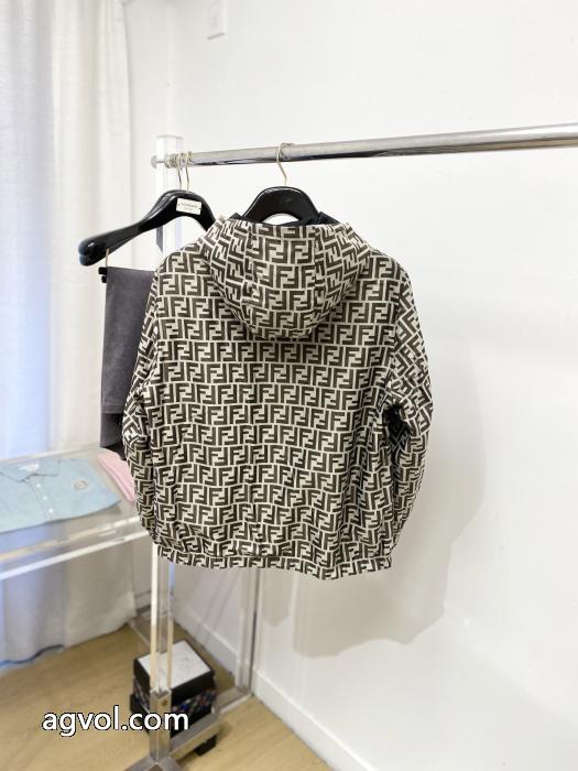 ブランド コピーFENDIジャケット圧倒的な高級感 超激得250%新品 2025新作品_0_4