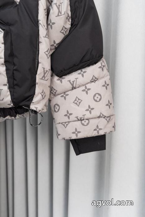 自分らしいスタイリング 定番人気のモデル 2025年新作通販ブランド コピー バックダウンジャケットLOUIS VUITTON_0_0