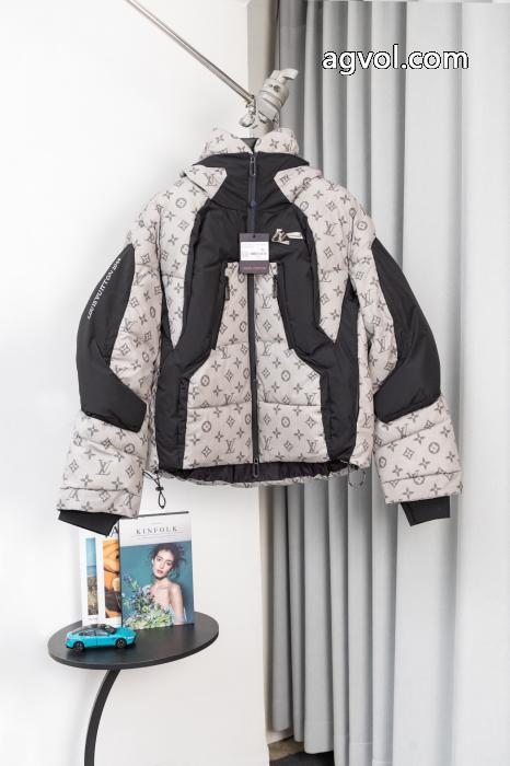 自分らしいスタイリング 定番人気のモデル 2025年新作通販ブランド コピー バックダウンジャケットLOUIS VUITTON_0_1