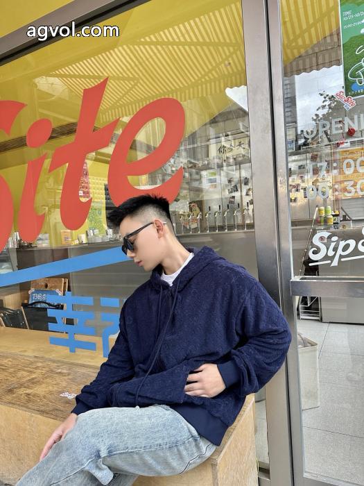 激安 ブランド 通販LOUIS VUITTONパーカーコートホリデー限定 世界中で爆発的人気 人気雑誌掲載_0_1